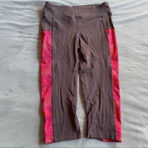 Forever 21 Capri Leggings - Gray with Pink/Orange Snake Skin Print, Size XS
